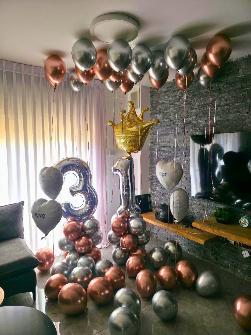 סידור בלונים "אביגיל" - סידור עשיר ויפהפה לסלון | בלוניטי