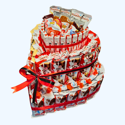 עוגת קינדרים ענקית 3 קומות בצורת לב | בלוניטי